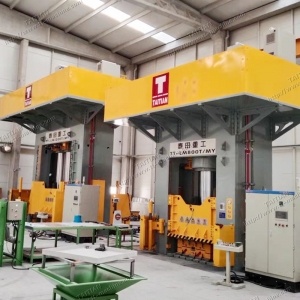 Prensa Hidráulica para Materiais Compósitos